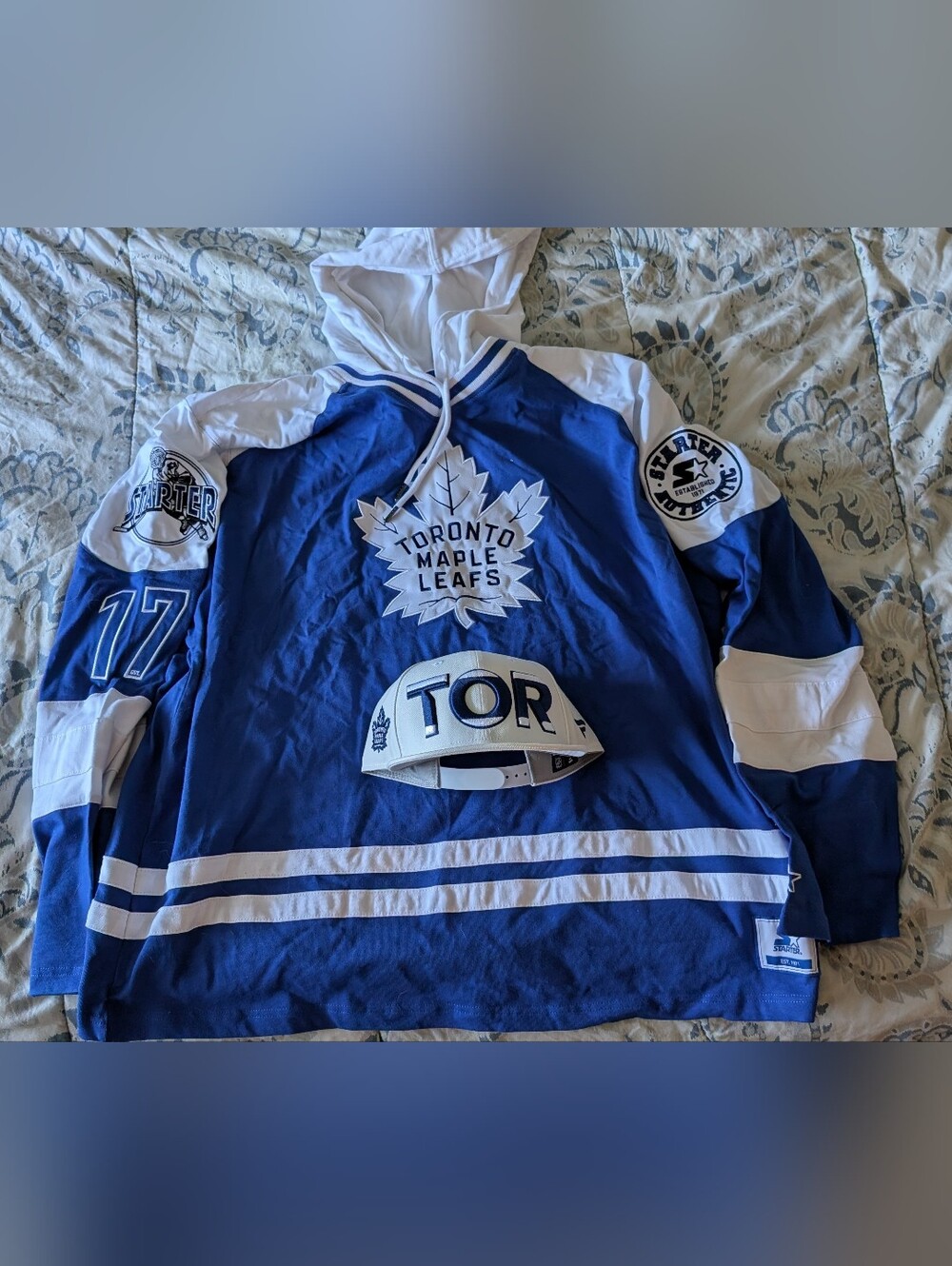 NWT Toronto Maple Leafs XL Starter Hoodie & Fanatics Authentic Pro Snapback Hat